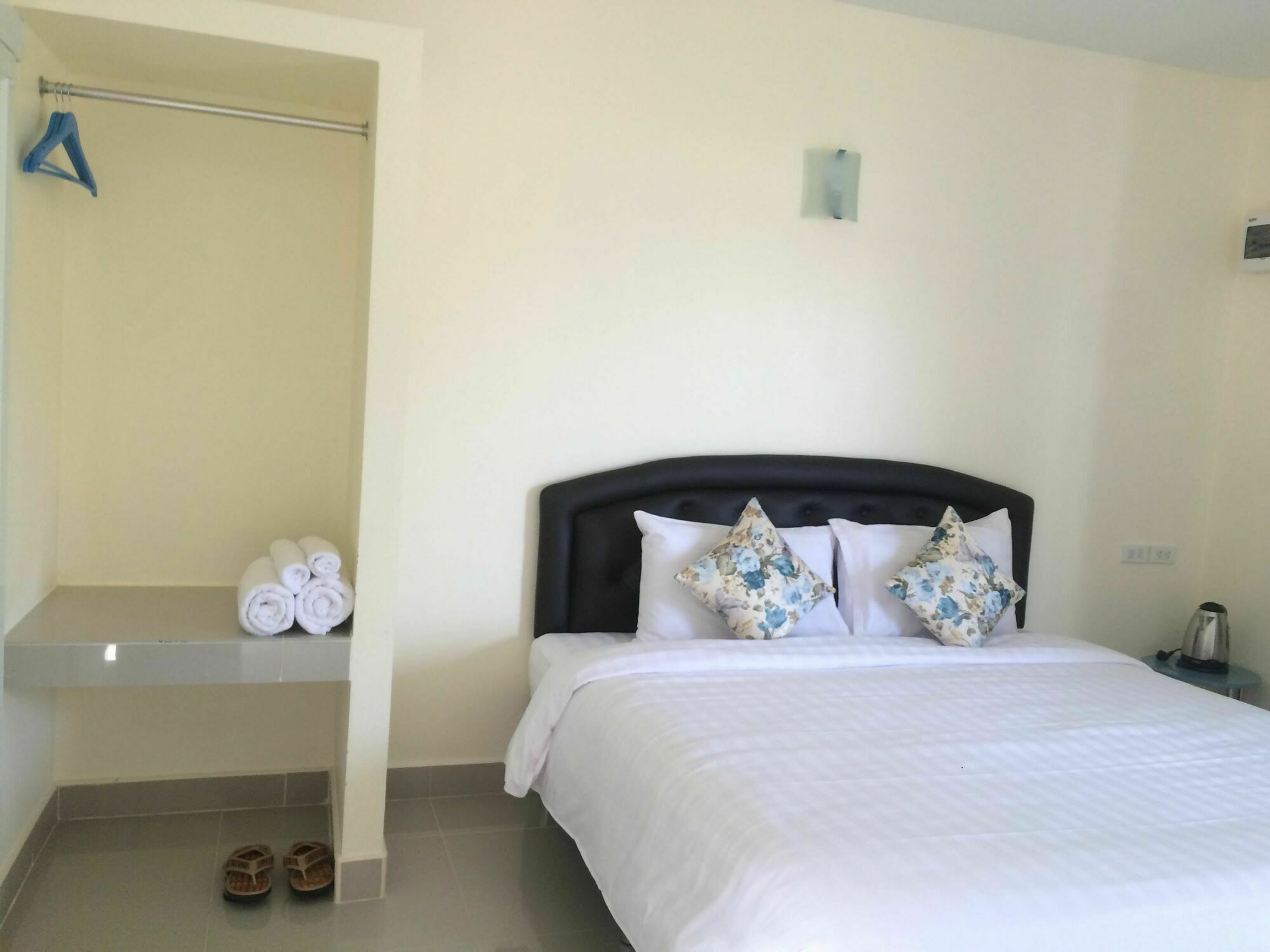 Baan Kalaya Garden Apartment Ban Mai Екстериор снимка